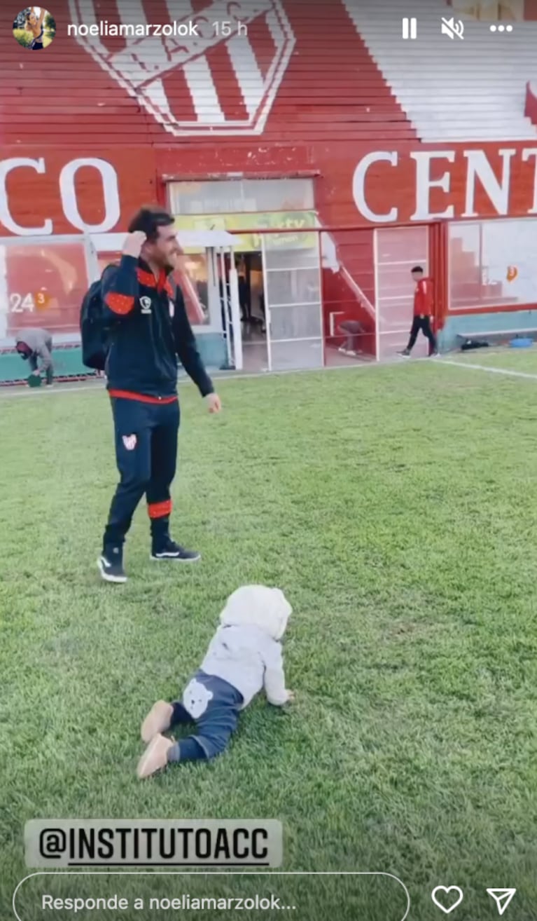 Donatello, el hijo de Noelia Marzol y Ramiro Arias, visitó a su papá en la cancha: "Haciendo el aguante"