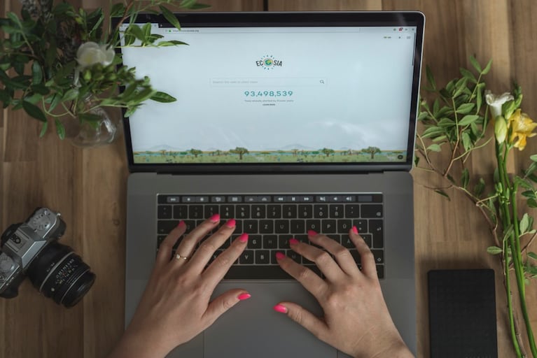 Ecosia ha lanzado un navegador multiplataforma que afirma ser "el más ecológico del mundo".