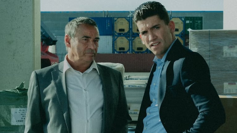 Eduard Fernández y Jaime Lorente en "Mano de Hierro" de Netflix