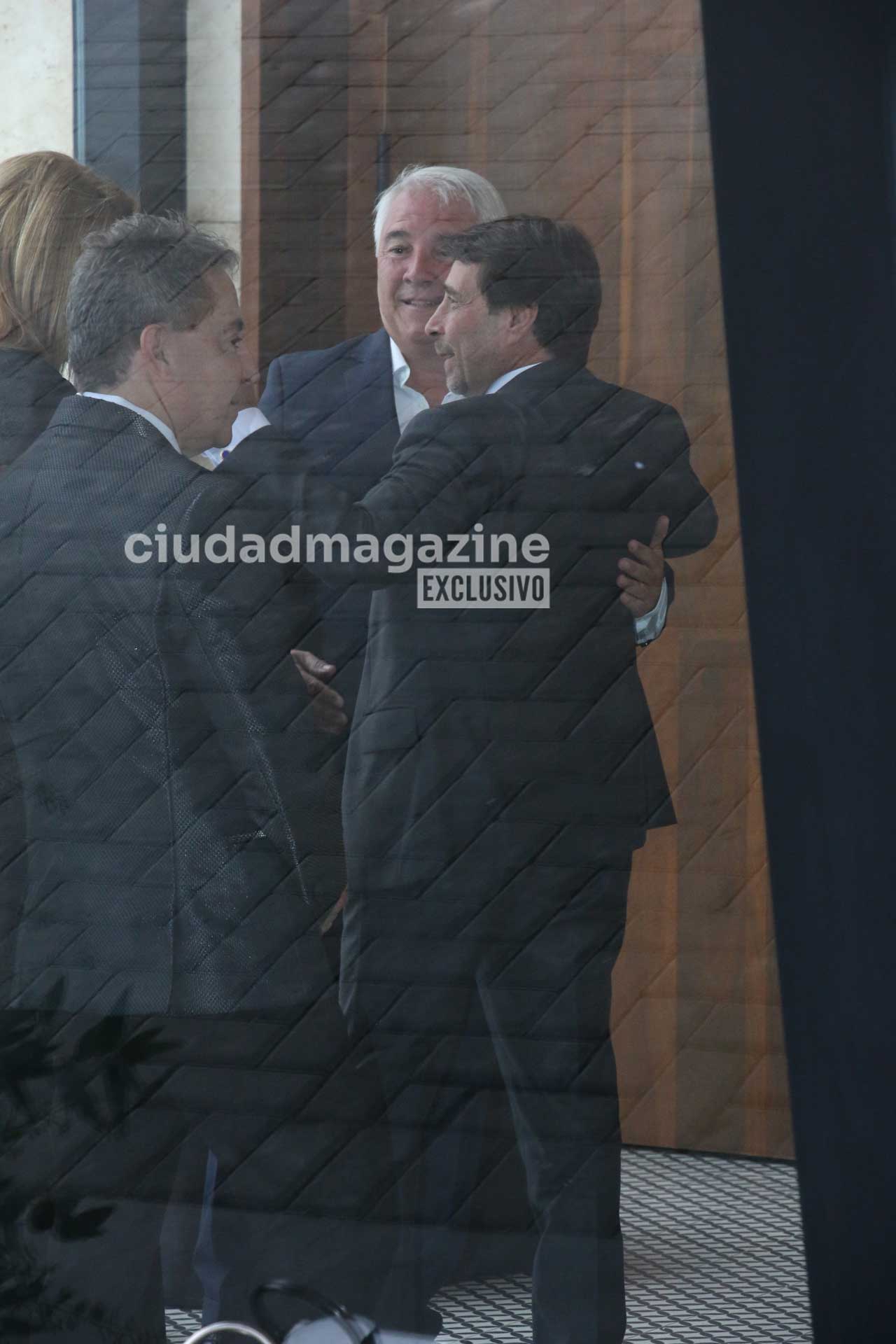 Eduardo Feinmann en la boda de Baby Etchecopar y Silvia Cupeiro. (Foto: Movilpress)