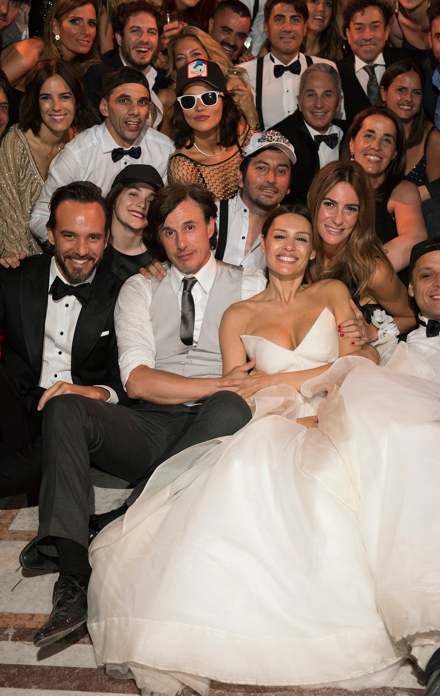 El álbum con las fotos oficiales del casamiento de Pampita con Roberto García Moritán. 