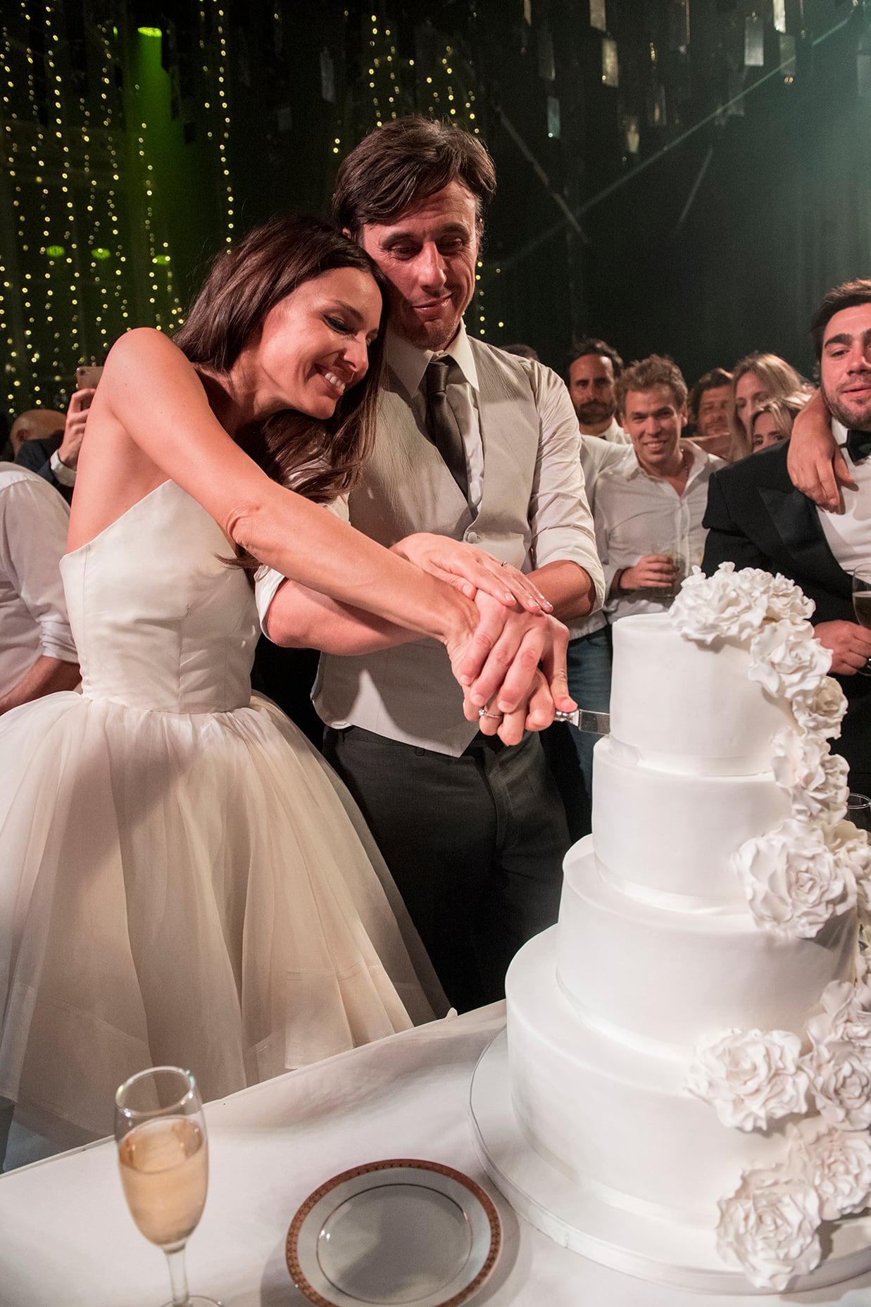 El álbum con las fotos oficiales del casamiento de Pampita con Roberto García Moritán. 