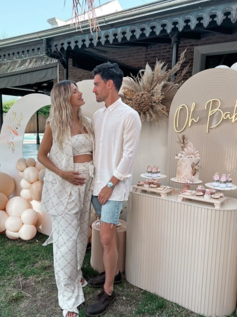 El baby shower de Cande Ruggeri: álbum de fotos del festejo con dulces, globos y juegos