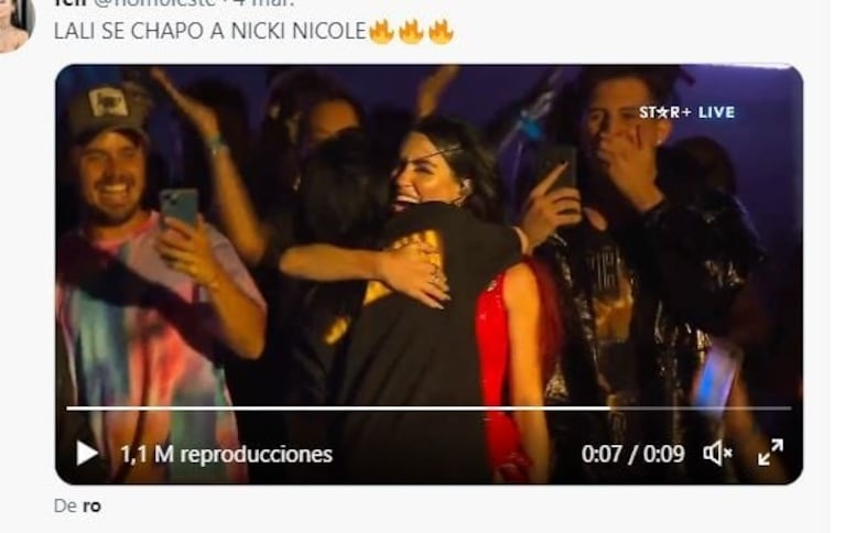 El beso de Lali Espósito y Nicki Nicole en pleno show en Vélez que enloqueció a los fanáticos