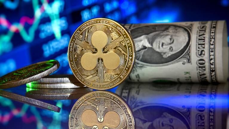 El bitcoin cae 7% en medio de advertencias sobre una posible burbuja