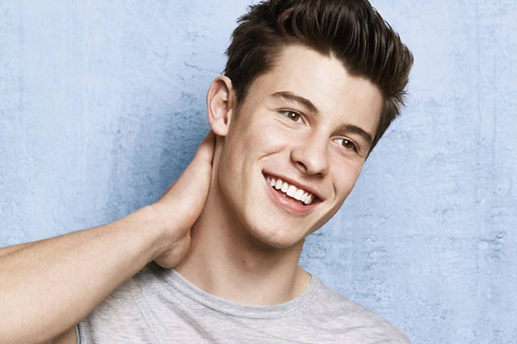 El cantante canadiense Shawn Mendes aprendió a tocar guitarra a través de YouTube