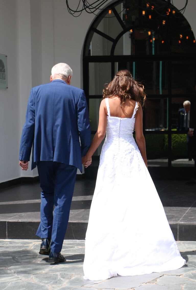 El casamiento de Alberto Cormillot con Estefanía Pasquini, tras un año y medio de fulminante amor. (Foto: Movilpress)