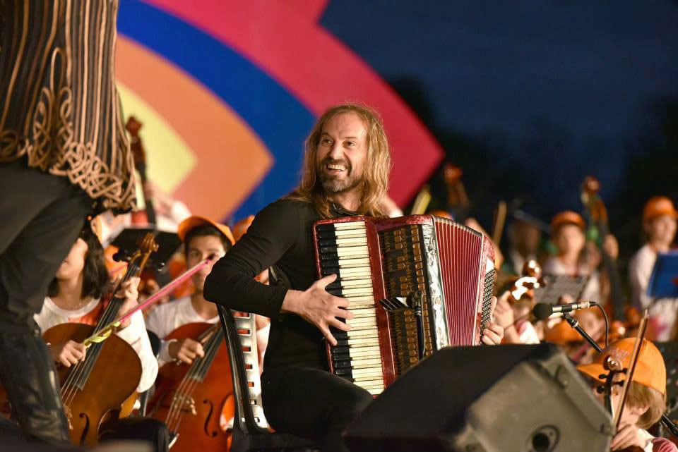 El Chango Spasiuk en el Iguazú en Concierto 2015. (Foto: Facebook.com/iguazuenconcierto)