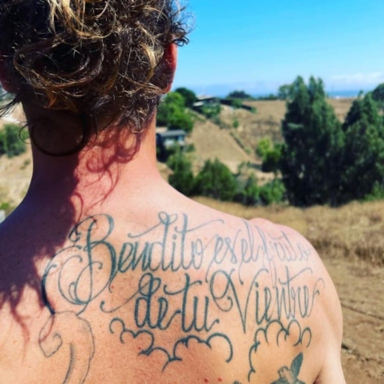 El conmovedor tatuaje que Gonzalo Valenzuela se habría hecho en honor a Ringo, el hijo que perdió con Juana Viale: "Bendito es el fruto de tu vientre"