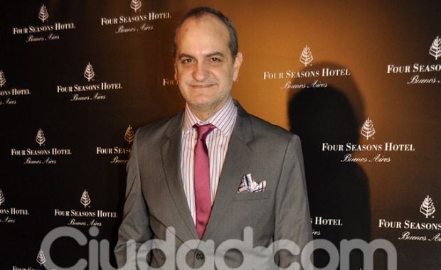 El diseñador Laurencio Adot, entre los hombres más elegantes (Foto: Jennifer Rubio)