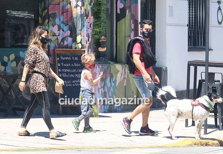 El divertido paseo dominical de Jimena Barón, el Tucu López y Momo (Foto: Movilpress)