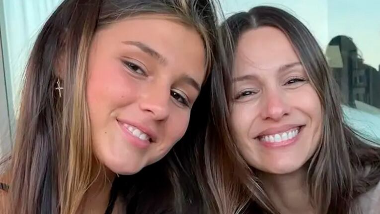 El dulce gesto de Pampita con Delfina, la hija de Roberto García Moritán, tras su debut como modelo.