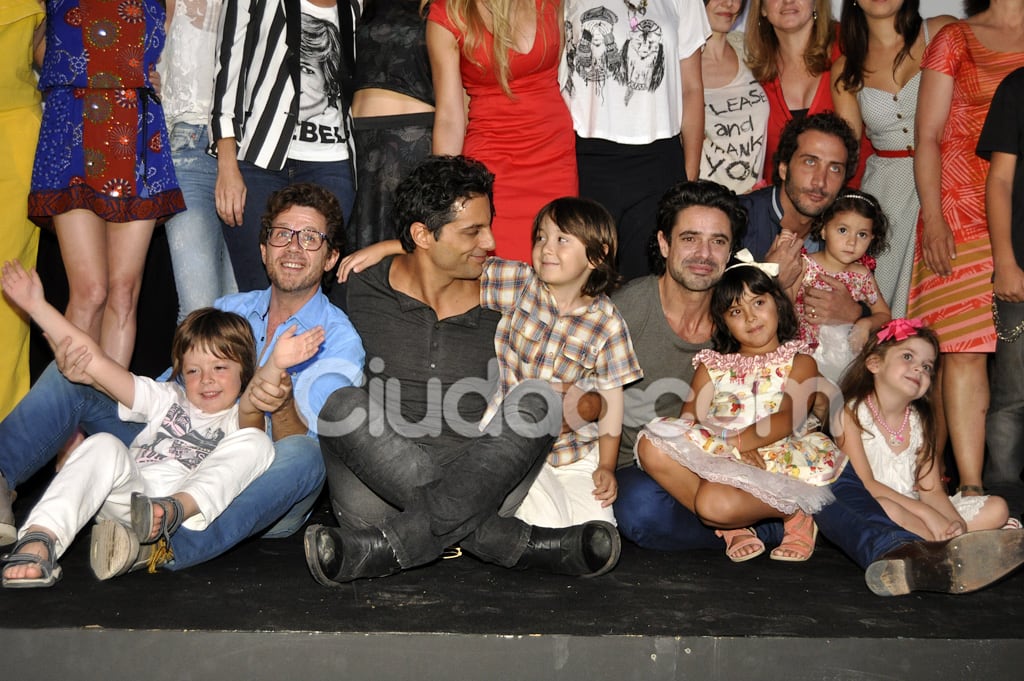 El elenco a pleno en la presentación de Señores Papis (Foto: Jennifer Rubio). 