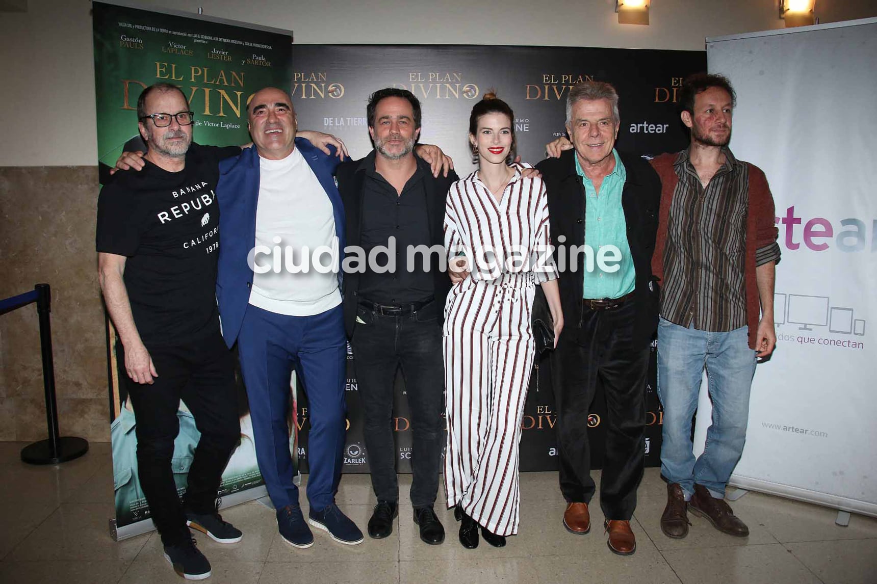 El elenco completo en la presentación de El plan divino. (Foto: Movilpress)