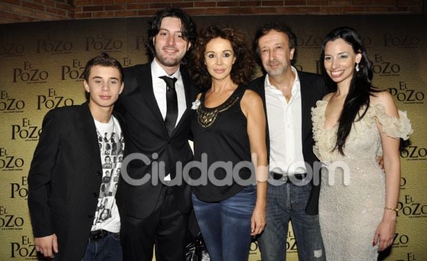 El elenco de El Pozo en el estreno de prensa. (Foto: Jennifer Rubio)