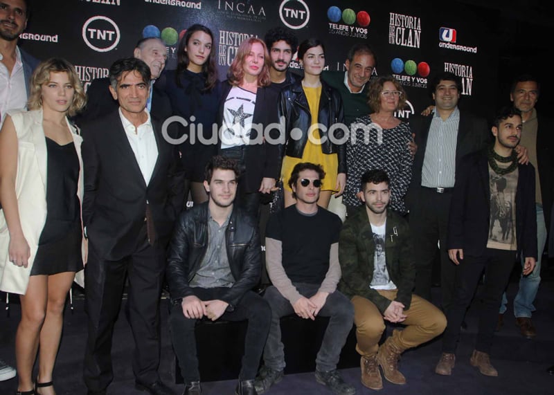 El elenco de Historia de un clan. Foto: Movilpress-Ciudad.com.