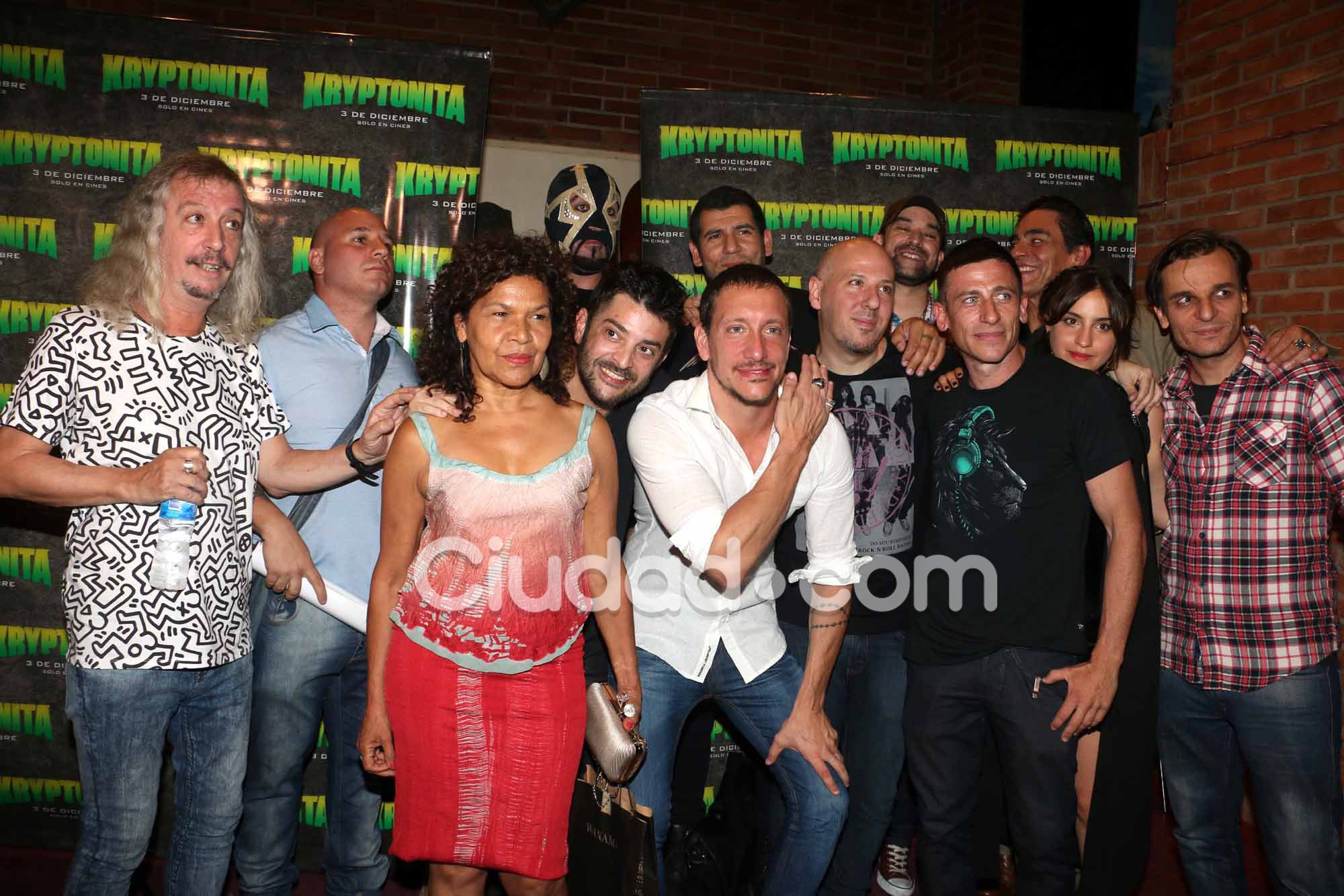 El elenco de Kryptonita. Foto: Movilpress-Ciudad.com.