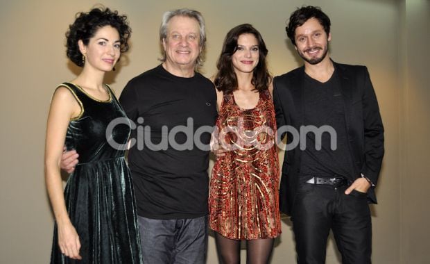 El elenco de Los Elegidos en el estreno (Foto: Jennifer Rubio). 