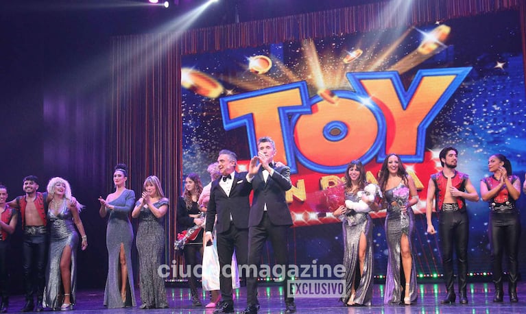 El elenco de Toy Sin Plata (Foto: Movilpress).