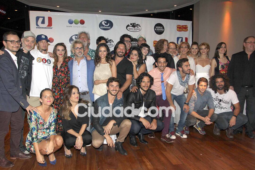 El elenco de Viudas, de festejo. (Foto: Movilpress)