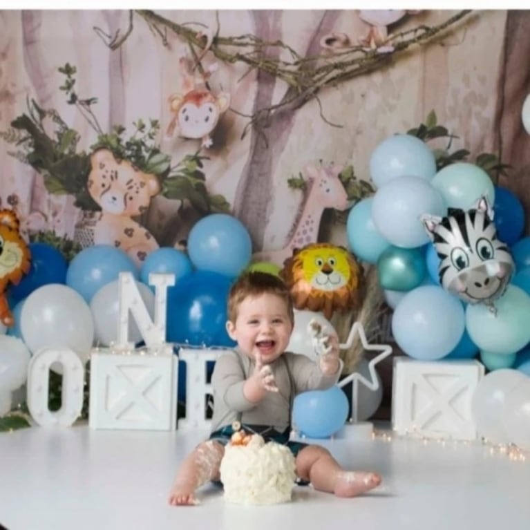 El hijo del doctor Cormillot y Estefanía Pasquini celebró su primer año y fue bautizado: todas las fotos