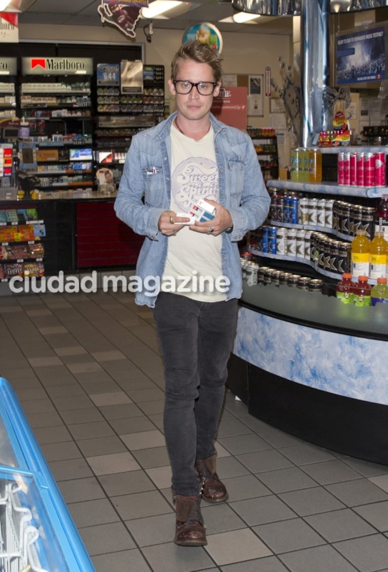 El impactante cambio de Macaulay Culkin: look súper prolijo y pelo corto