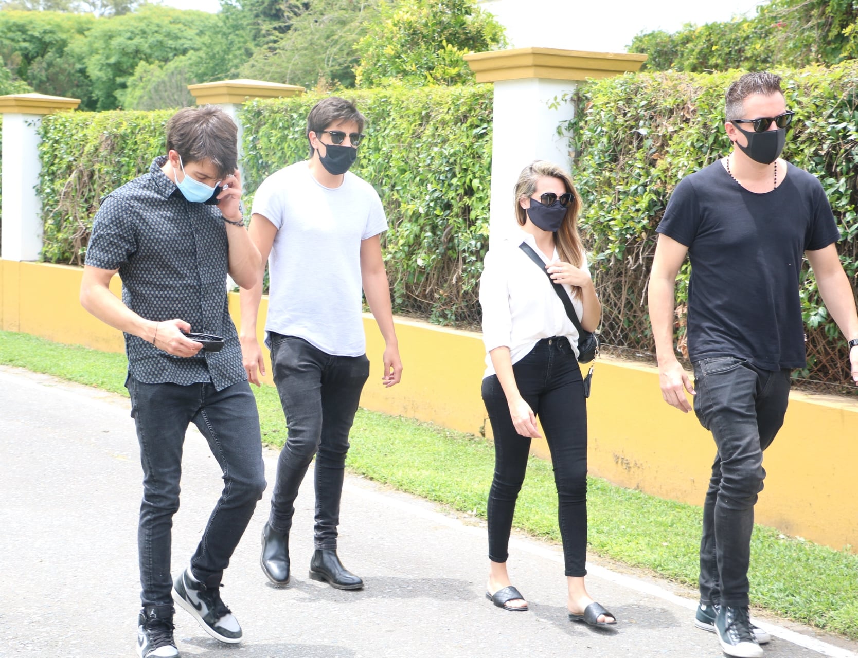 El íntimo último adiós a Carlín Calvo en el cementerio de Pilar (Fotos: Movilpress)