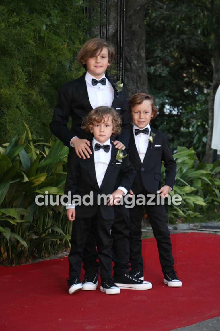 El look de los hijos de Pampita en el casamiento de su mamá y Roberto García Moritán