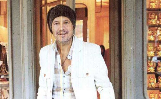 El look otoñal y hollywoodense de Marcelo Tinelli. (Foto: Revista ¡Hola! Argentina)