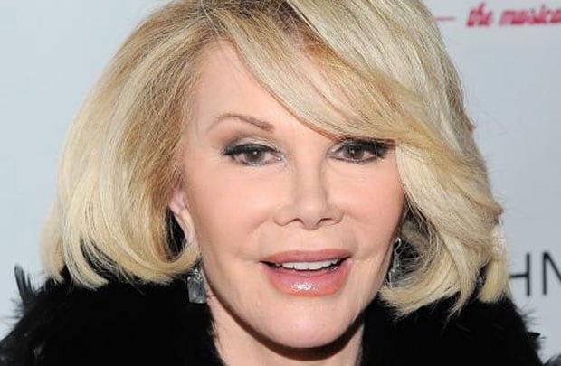 El médico de Joan Rivers se sacó un selfie con ella durante la operación y la actriz entró en shok. (Foto: Web)