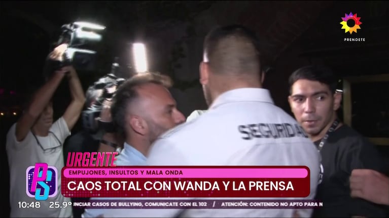 El momento de tensión de la seguridad de Wanda Nara con la prensa en un evento.