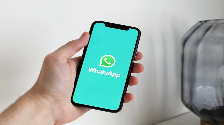 El motivo que hay atrás de la drástica advertencia de Meta de quitar WhatsApp de India