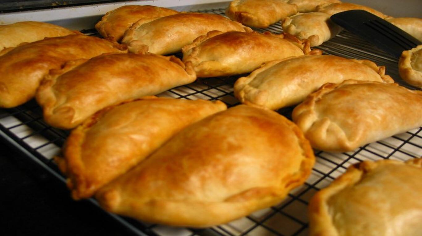 El paso a paso para unas empanadas de humita y queso: pequeñas delicias con sabor a tradición