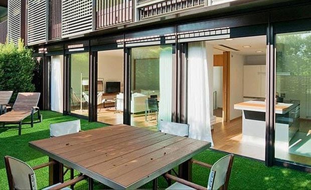 El patio de la nueva casa de Lionel Messi y Antonella Roccuzzo (Foto: Web)