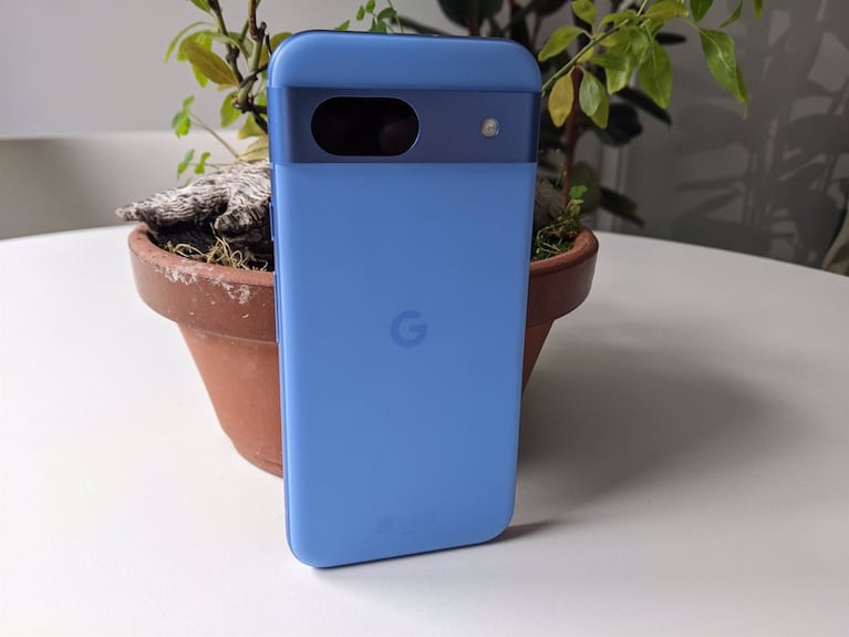 El Pixel 8a se lanza en un contexto de avance en funciones de inteligencia artificial generativa para smartphones.





