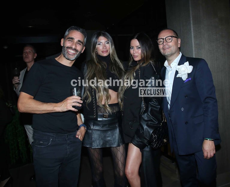 El Pollo Álvarez, Karina Jelinek y Flor Parise en el cumpleaños de Fabián Medina Flores (Foto: Movilpress).