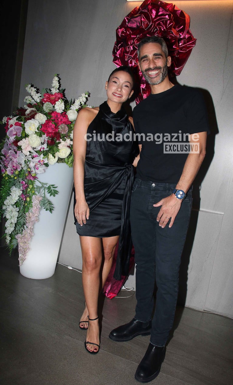 El Pollo Álvarez y Tefi Russo en el cumpleaños de Fabián Medina Flores (Foto: Movilpress).