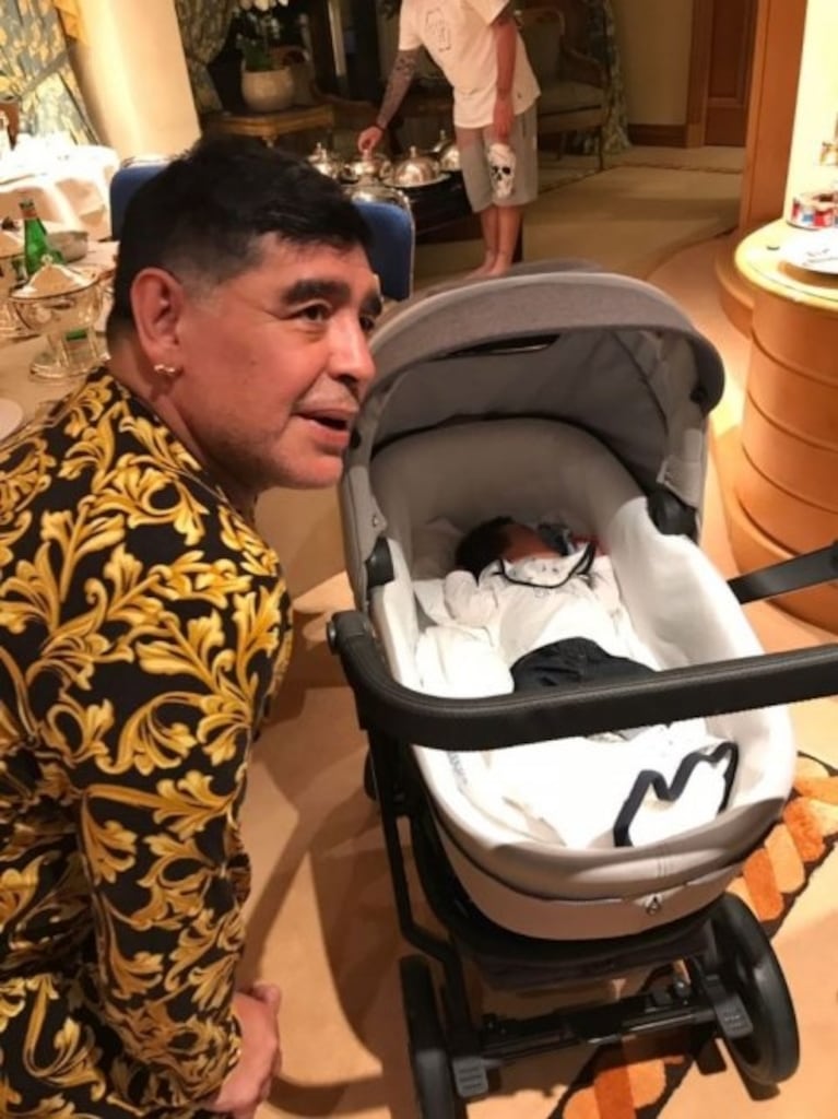 El primer encuentro de Diego Maradona con su nieto, Diego Matías: "Es igualito"