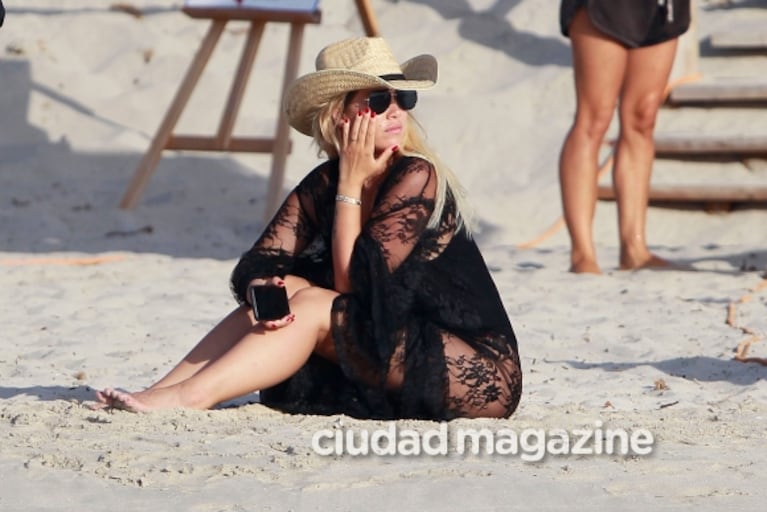 El relax vip de Wanda Nara con sus hijos en Formentera: curvas, playa y un look súper despampanante