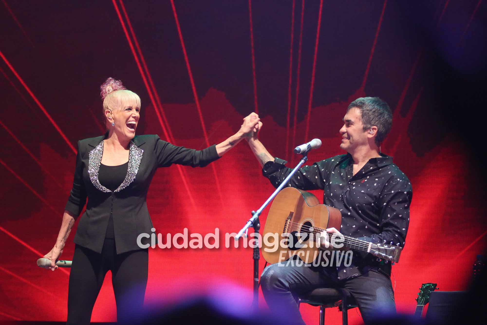 El show de Valeria Lynch y su pareja, Mariano Martínez de Attaque 77. Foto: Movilpress