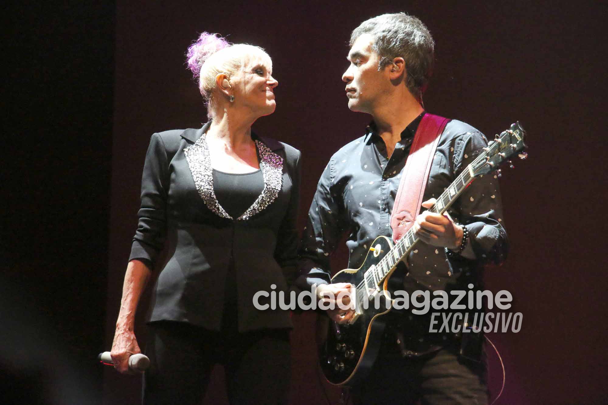 El show de Valeria Lynch y su pareja, Mariano Martínez de Attaque 77. Foto: Movilpress