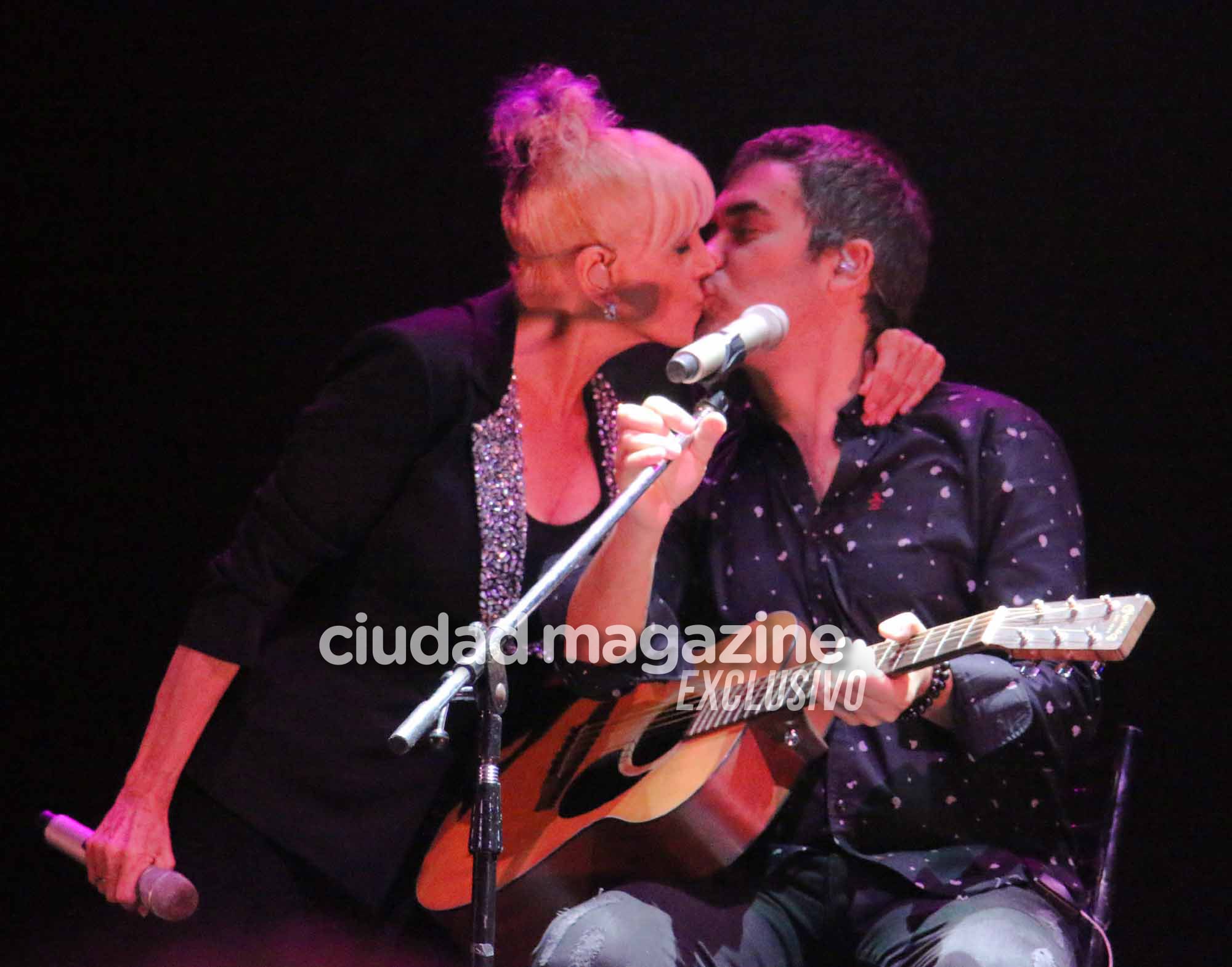 El show de Valeria Lynch y su pareja, Mariano Martínez de Attaque 77. Foto: Movilpress