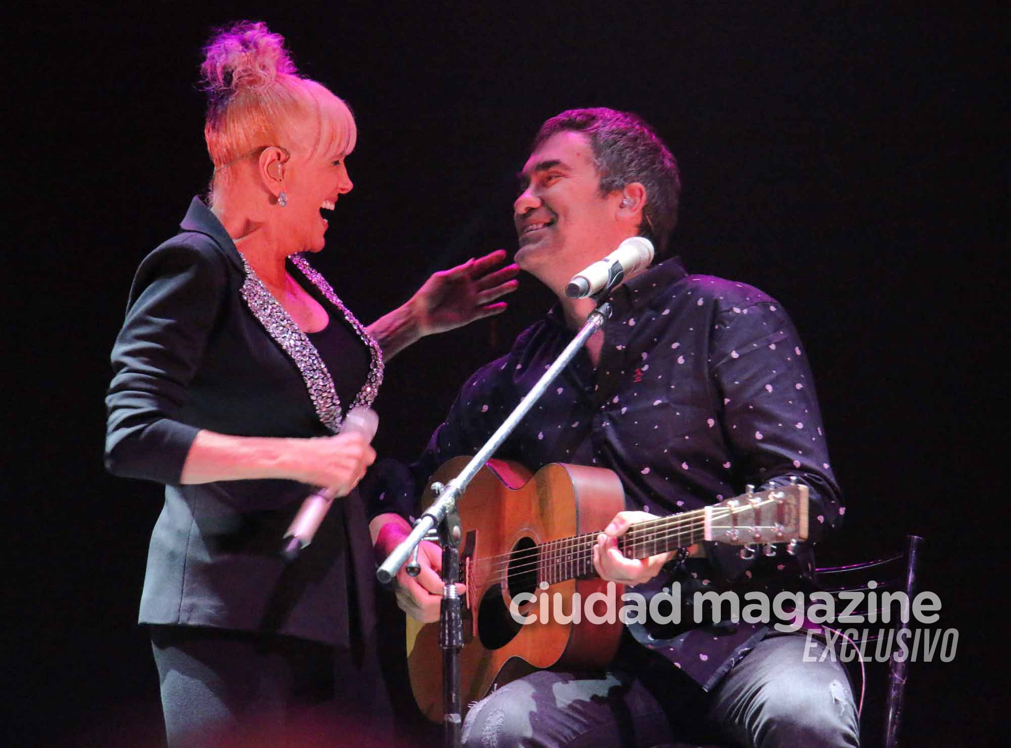 El show de Valeria Lynch y su pareja, Mariano Martínez de Attaque 77. Foto: Movilpress