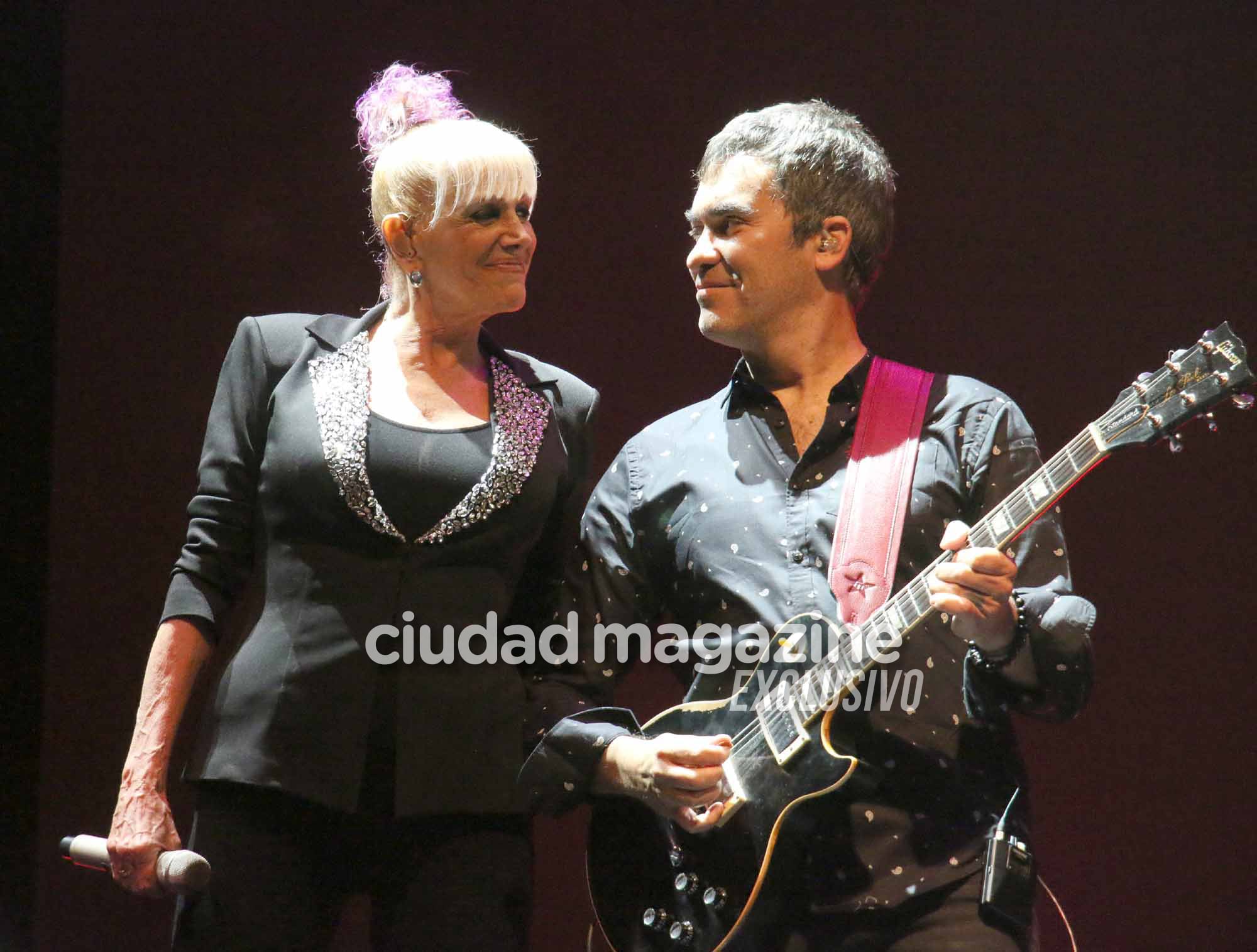 El show de Valeria Lynch y su pareja, Mariano Martínez de Attaque 77. Foto: Movilpress