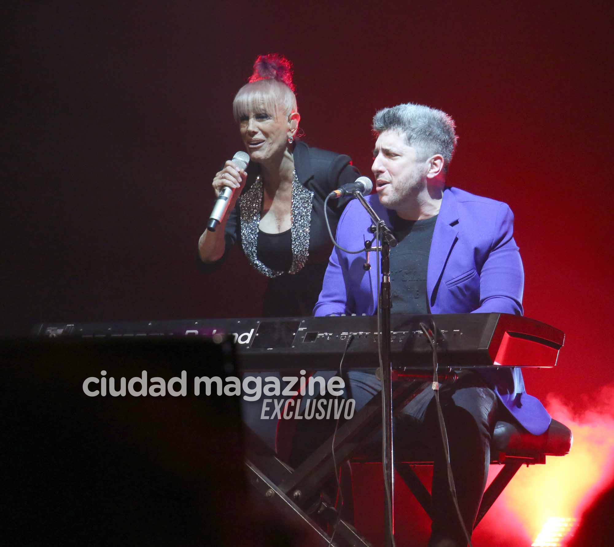 El show de Valeria Lynch y su pareja, Mariano Martínez de Attaque 77. Foto: Movilpress