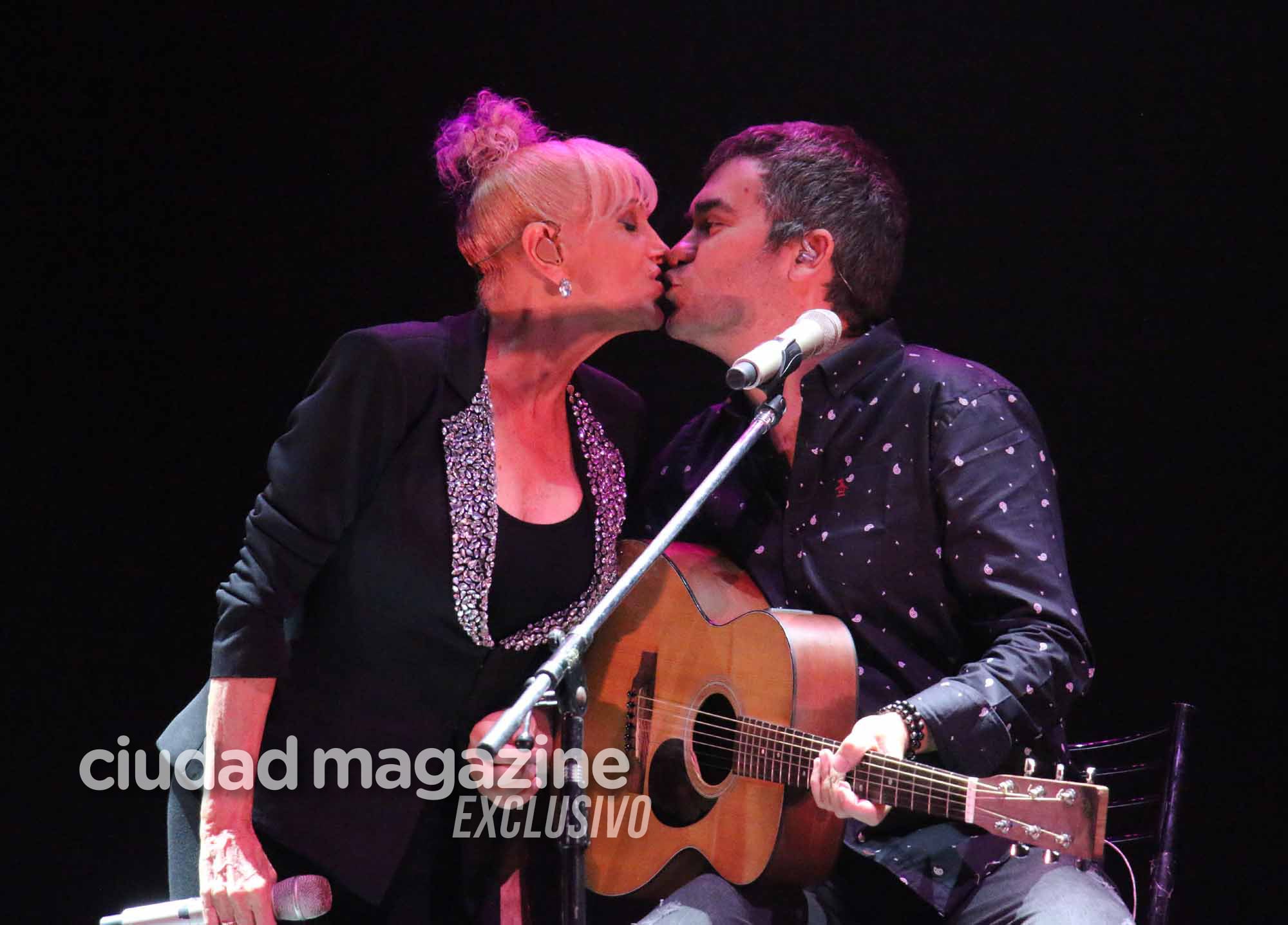 El show de Valeria Lynch y su pareja, Mariano Martínez de Attaque 77. Foto: Movilpress