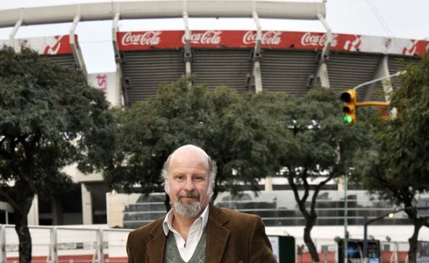 El Tano Pasman en la cancha de River. (Foto: Jennifer Rubio)