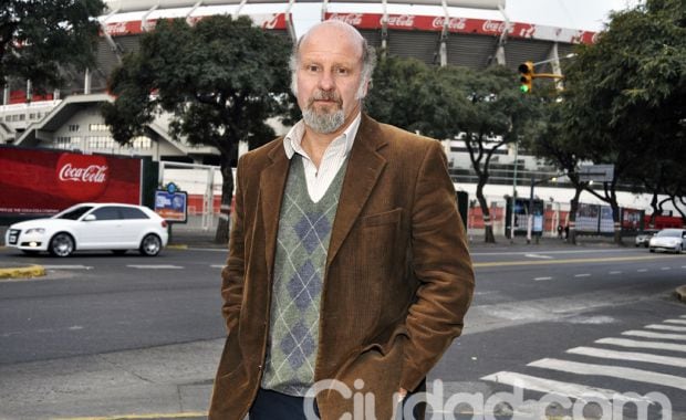 El Tano Pasman en la cancha de River. (Foto: Jennifer Rubio)