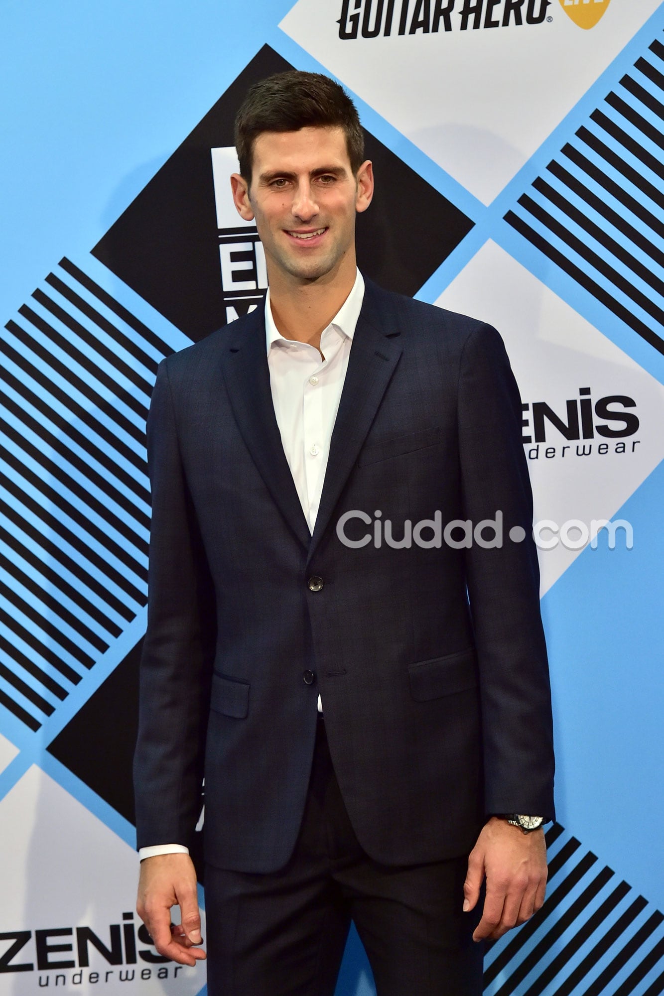 El tenista Novak Djokovic tampoco se quiso perder los premios  (Fotos: AFP). 