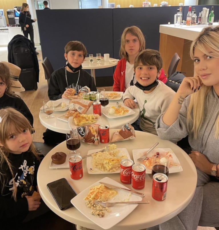 El tierno mensaje de Wanda Nara por su regreso a Argentina con sus hijos: "Con mi manada"